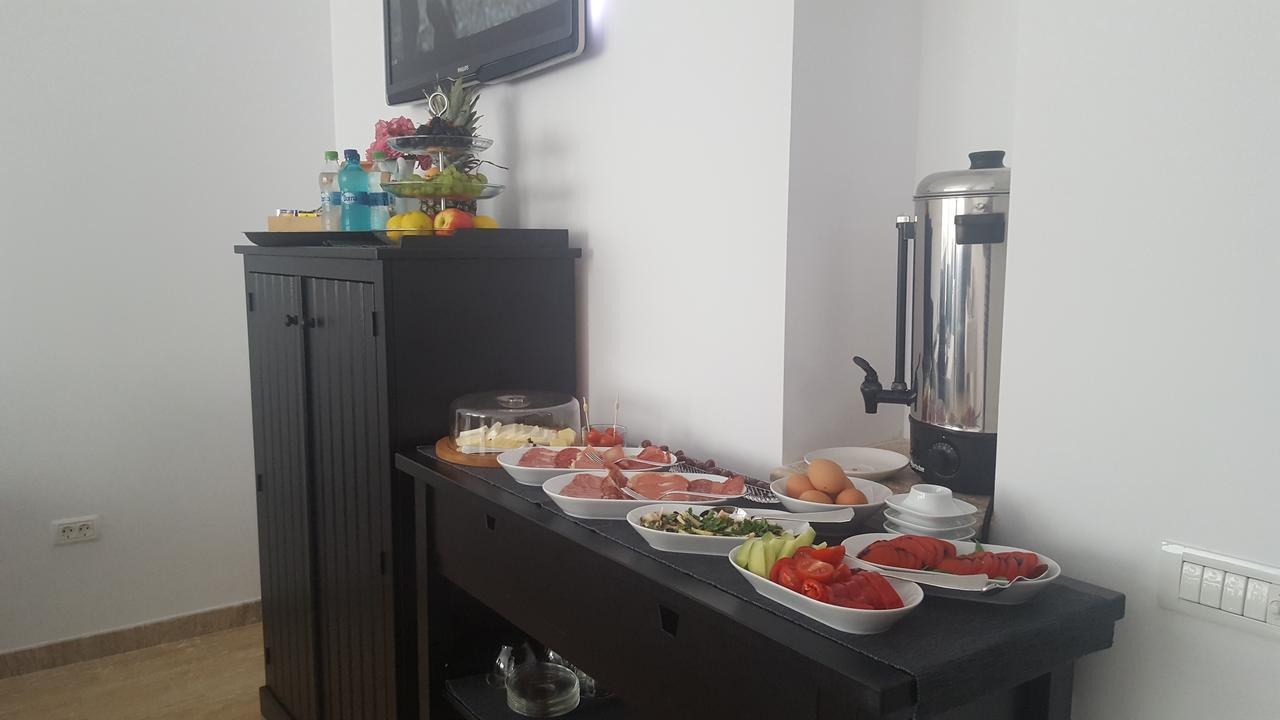 デヴァ Casa Branga Bed & Breakfast エクステリア 写真
