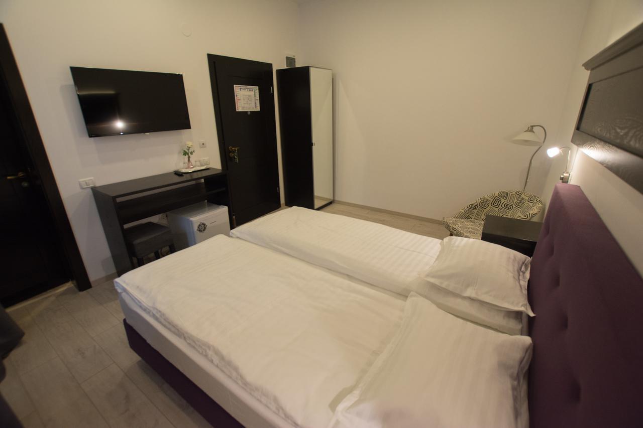 デヴァ Casa Branga Bed & Breakfast エクステリア 写真