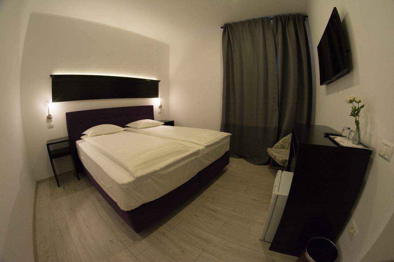 デヴァ Casa Branga Bed & Breakfast エクステリア 写真